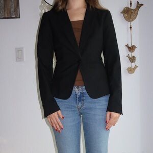 Black fitted blazer